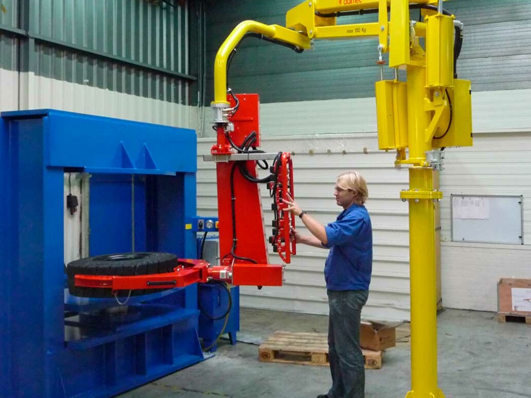 Dalmec_opnemen_kantelen_plaatsen_heftruckwielen